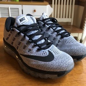 2016 Nike Air Max Women’s size 7.5